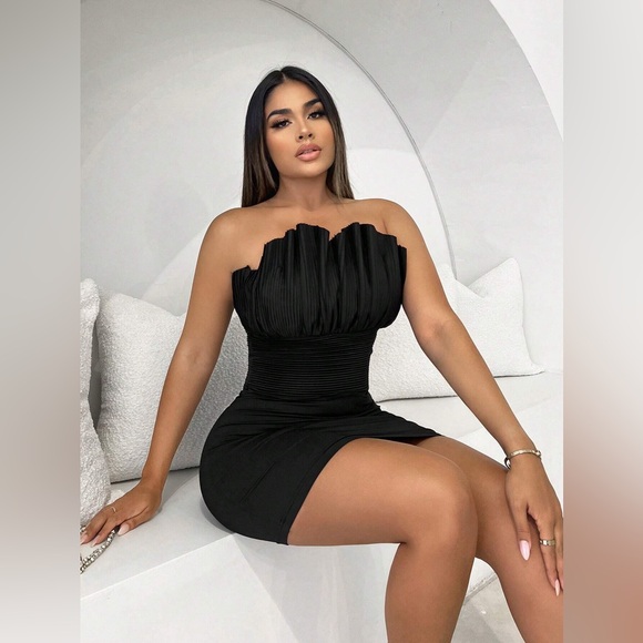 SHEIN Pleated bodycon dress - Picture 3 of 10